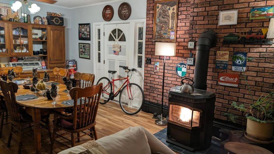 Kountry Living Bed And Breakfast Онеонта Экстерьер фото